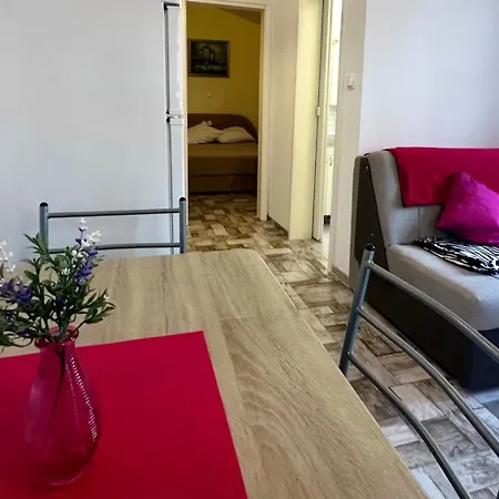 Apartment Kastel *